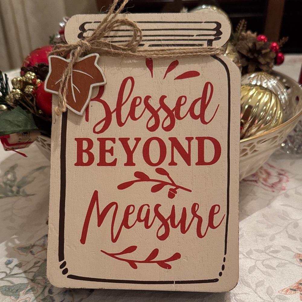 Ashland Red and Cream 'Blessed Beyond Measure' Decor